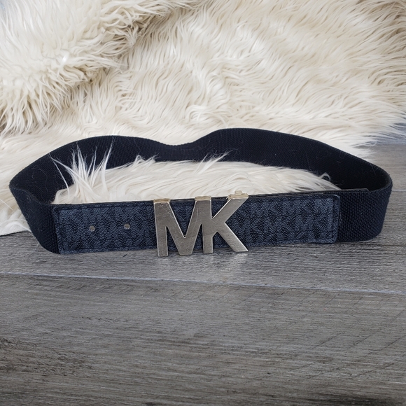 MICHAEL KORS - 2 belt bundle - Picture 3 of 13